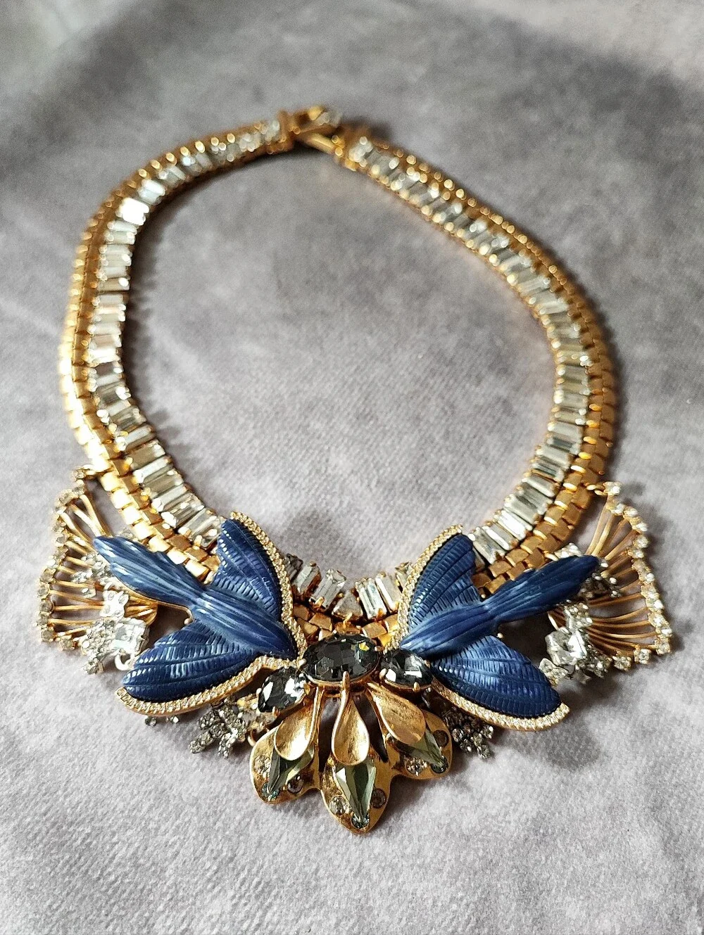 Stella • Dot Blue Marbled Molded Lucite Swallows Bluebirds Of Happiness Necklace